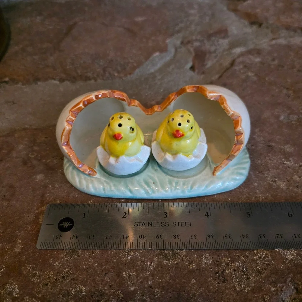 Vintage Hand Painted Japan Ceramic Chick Egg Salt and Pepper Shakers with Base
